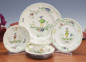 Dinnerware Stand:  Clear Plastic Cup, Saucer, and Plate Setting Display  Stand